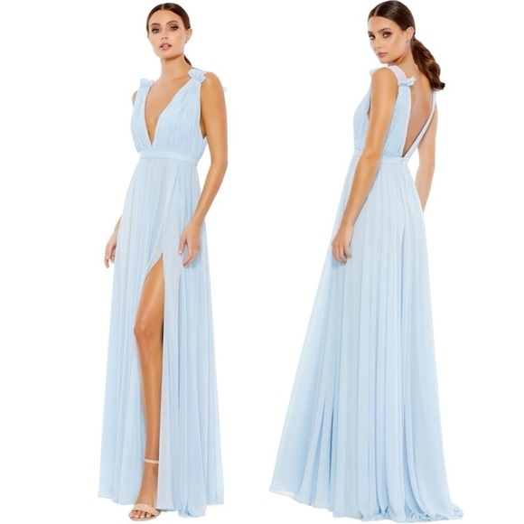 NWT Mac Duggal Pleated Chiffon Sleeveless V-Neck Gown Size 8 - Picture 1 of 9